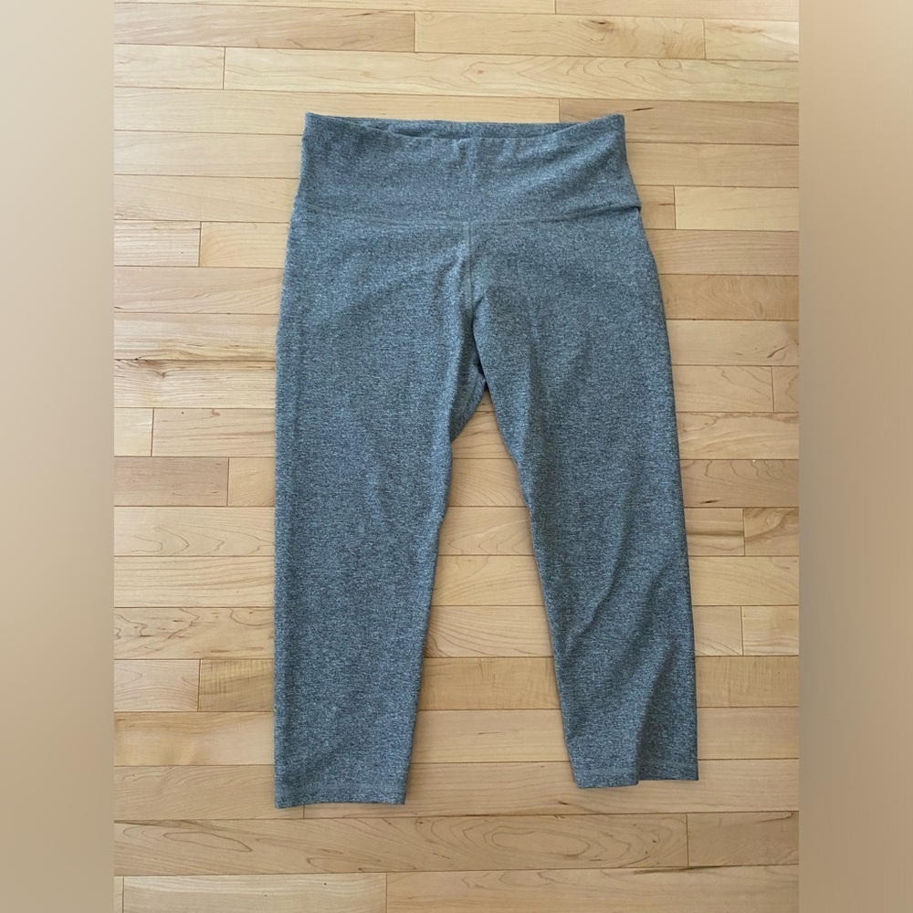 Old  Navy women’s active capris SIZE XL